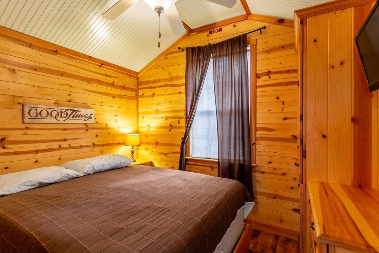 Drummer Boy Camping Resort Gettysburg Room photo